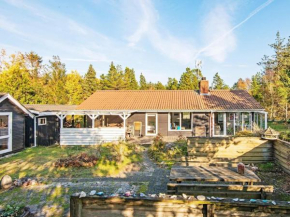 Quaint Holiday Home in Glesborg Near Beach, Bønnerup Strand